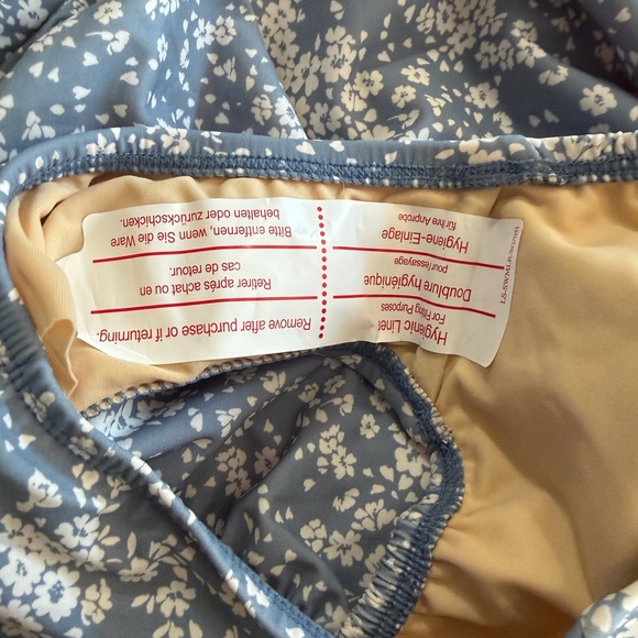 NWT Lands’s End Ditsy Floral One Piece Swimsuit - Picture 10 of 10